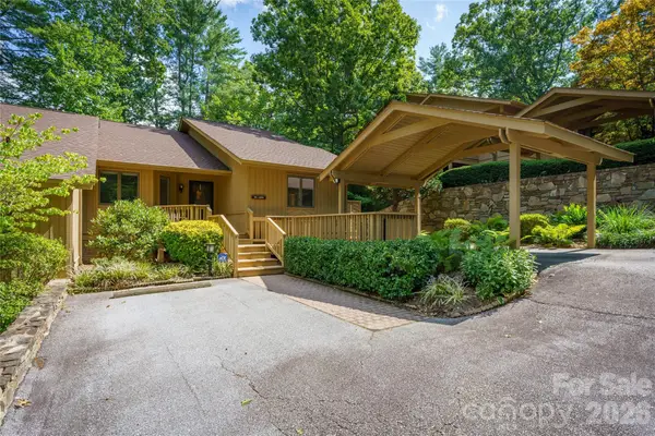 204 Water Oak Lane, Hendersonville, NC 28791