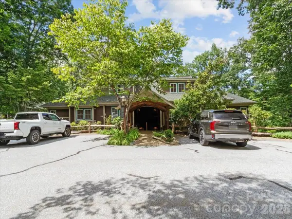 250 Creekside Way #C202, Burnsville, NC 28714
