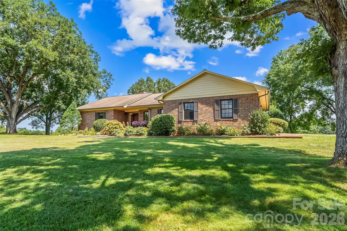 402 Catawba Street, Morganton, NC 28655 - #1