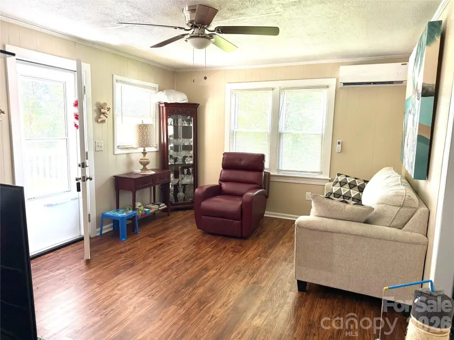 703 Stage Street Nw, Lenoir, NC 28645 - #2