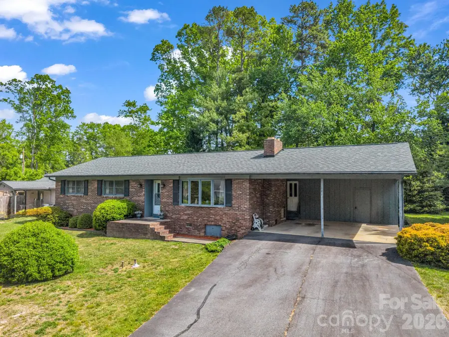 121 Greenfield Lane, Hendersonville, NC 28792 - #2