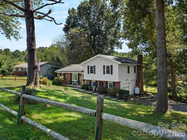 86 Debra Lane, Asheville, NC 28806