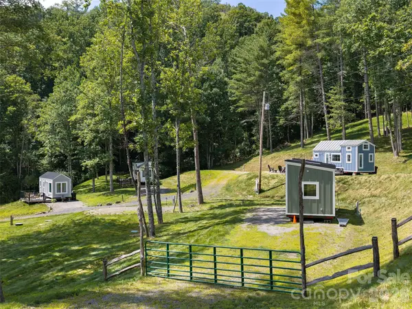 551 Wyatt Town Road, Burnsville, NC 28714