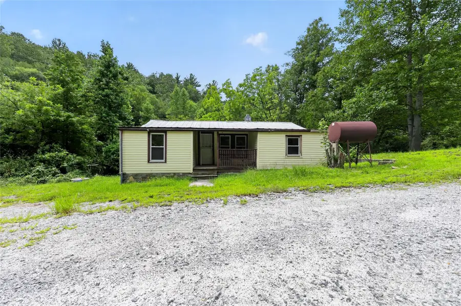 2797 Ht Road, Lenoir, NC 28645 - #2