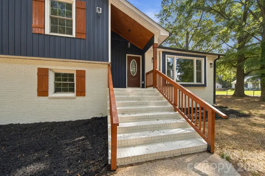 6800 Ludwig Drive, Charlotte, NC 28215 - #2