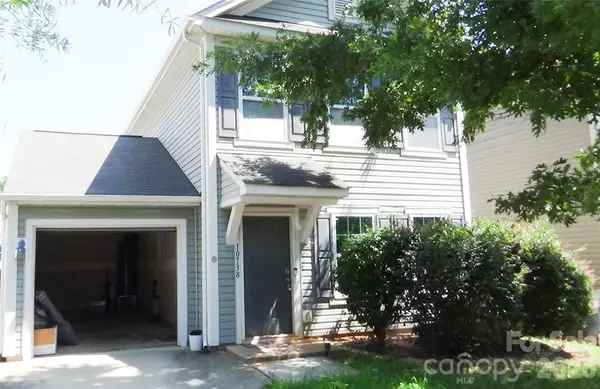10738 Derryrush Drive, Charlotte, NC 28213