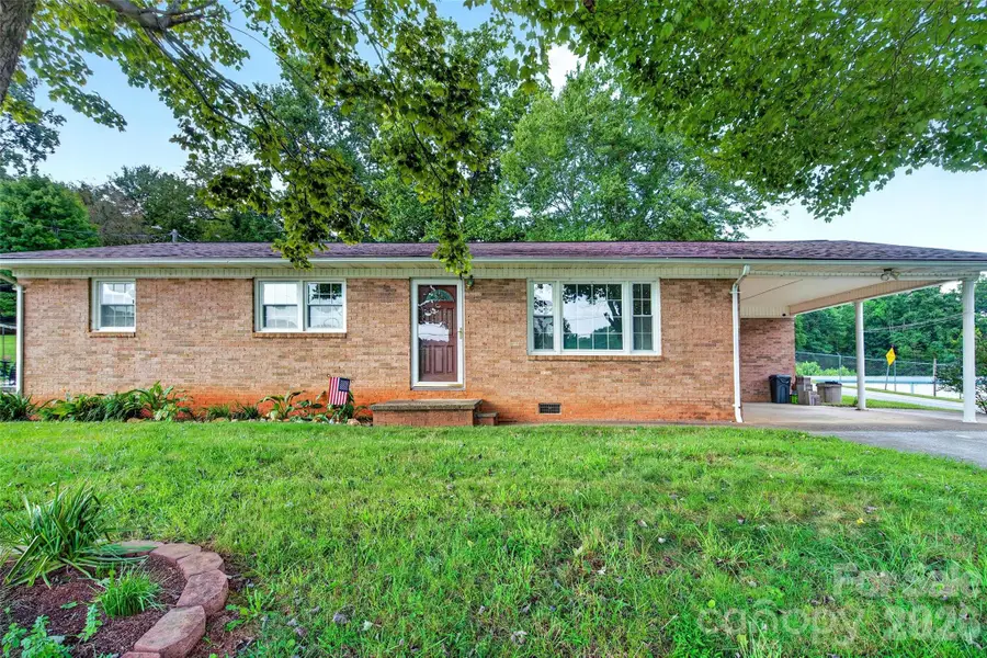 2406 Nix Creek Road, Marion, NC 28752 - #2