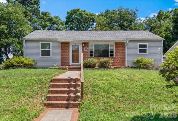 17 Edgewood View Lane, Winston Salem, NC 27127