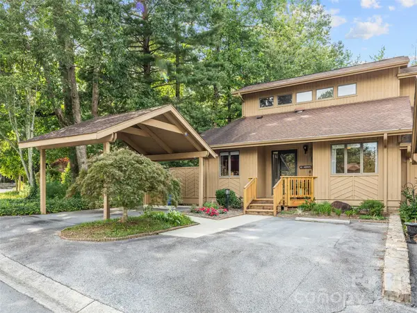 405 Red Oak Drive, Hendersonville, NC 28791