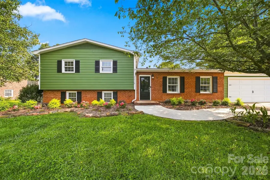2219 36th Avenue Ne, Hickory, NC 28601 - #2