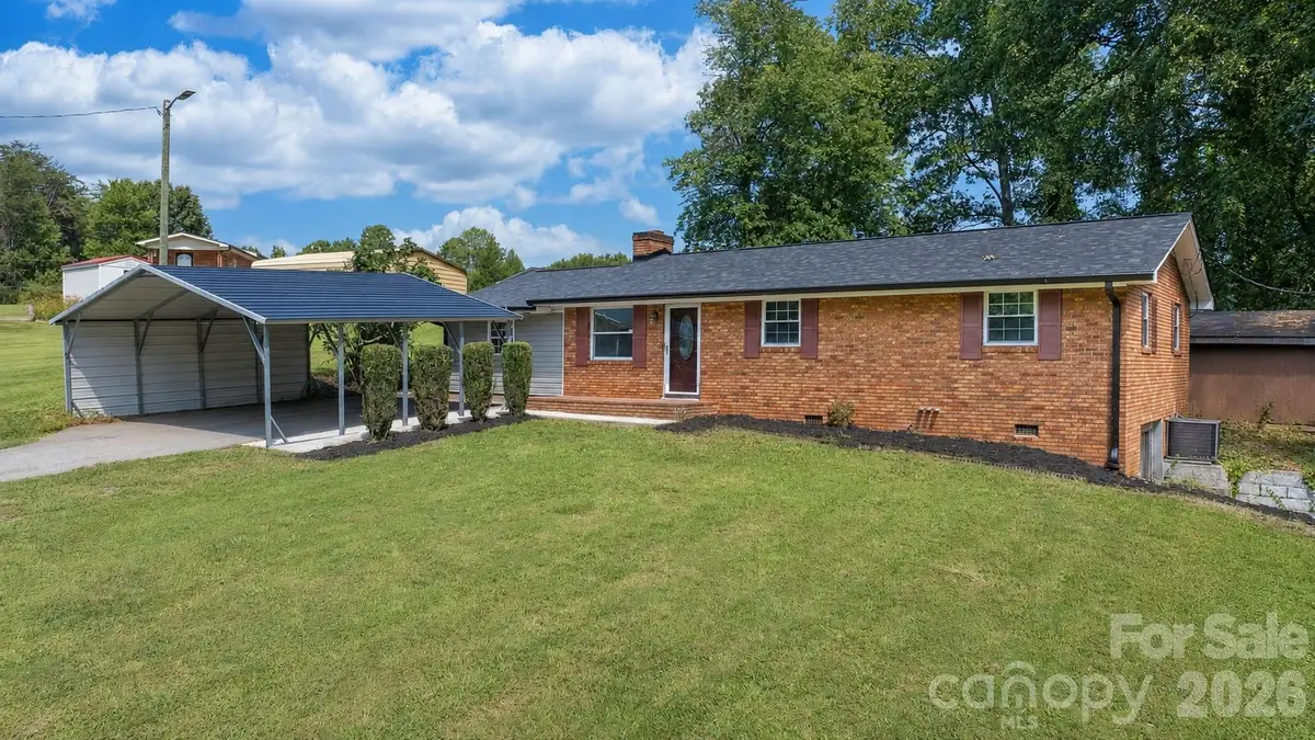 2823 39th Avenue Ne, Hickory, NC 28601 - #1