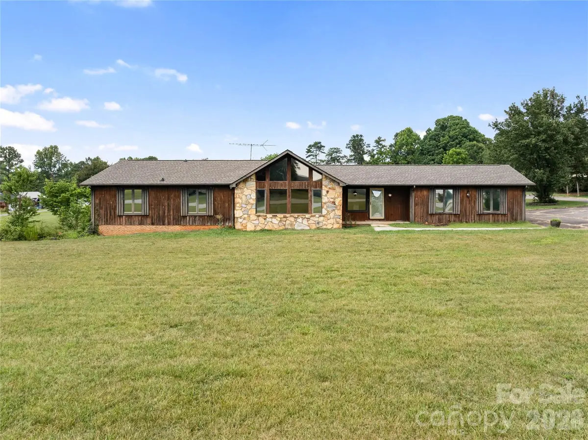 7610 Long Island Road, Catawba, NC 28609 - #1