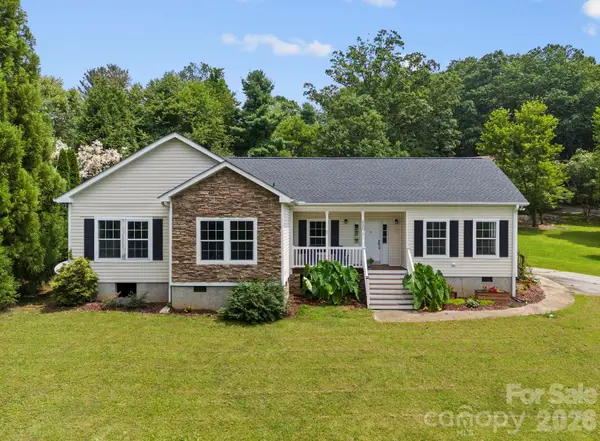 97 Meadowview Drive, Saluda, NC 28773