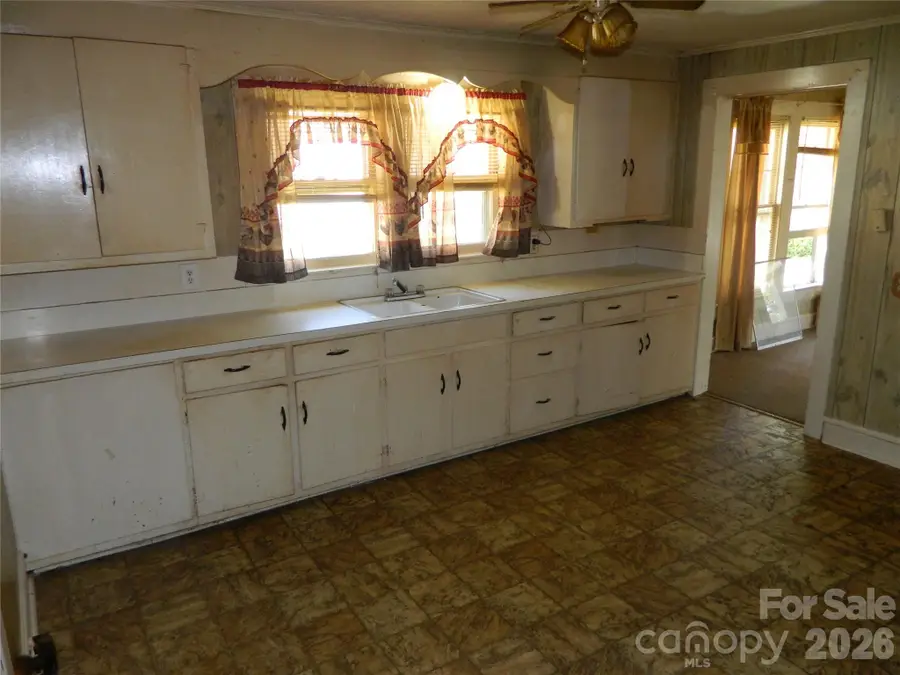 310 Reform Street Sw, Lenoir, NC 28645 - #2