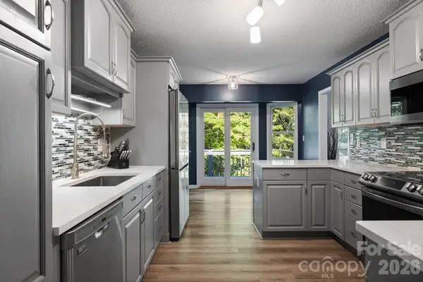42 Gaston Mountain Road, Asheville, NC 28806