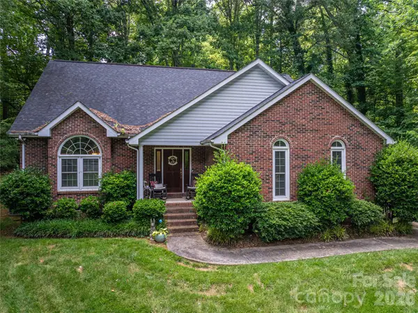 645 Deerfield Drive, Mount Holly, NC 28120