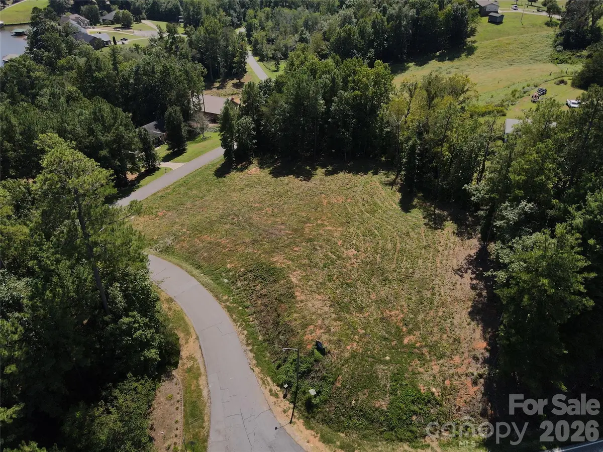 4707 Crystal Falls Avenue, Hickory, NC 28601 - #1
