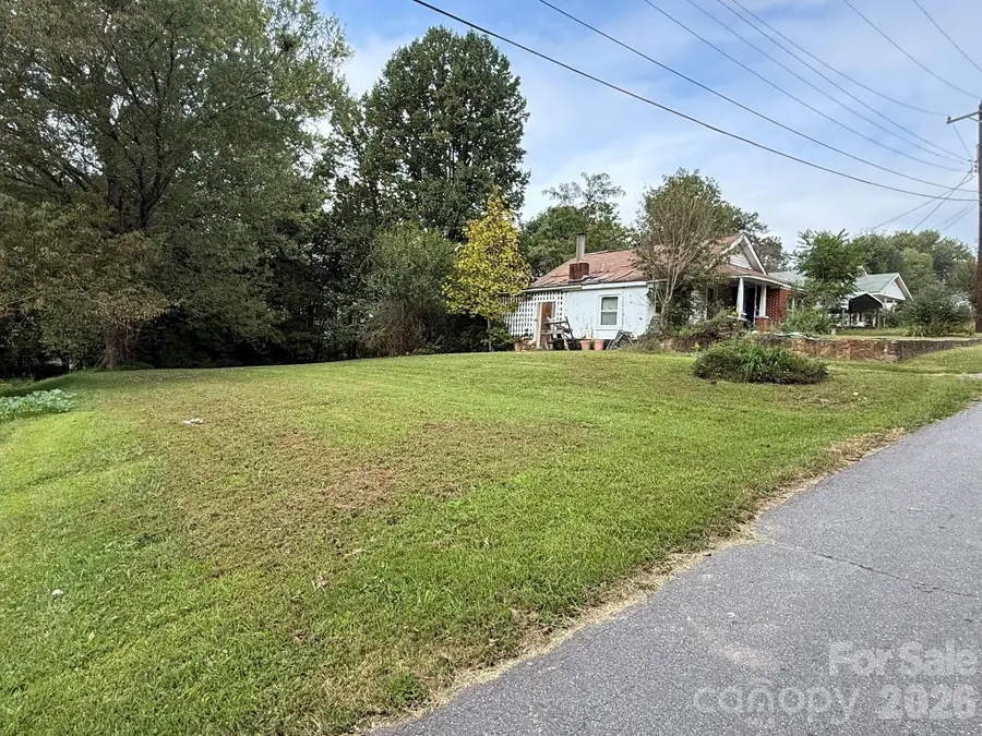 68 Morris Avenue, Marion, NC 28752 - #2
