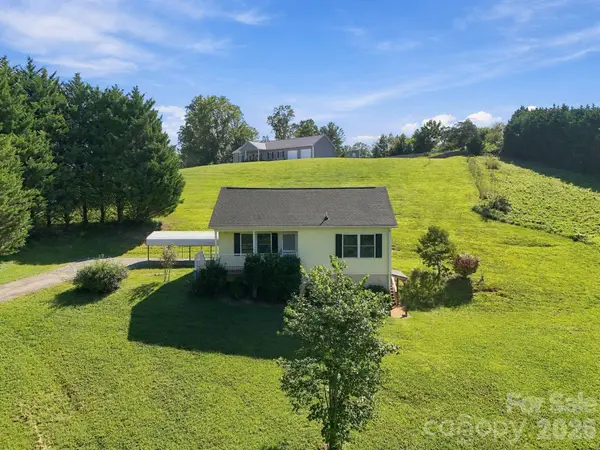 117 Ho Hum Way, Leicester, NC 28748