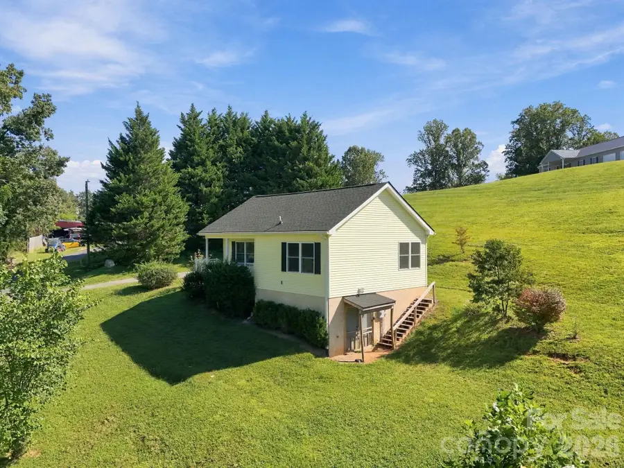 117 Ho Hum Way, Leicester, NC 28748 - #2