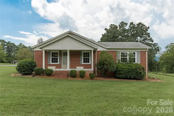 5271 Harris Farm Road, Hickory, NC 28602