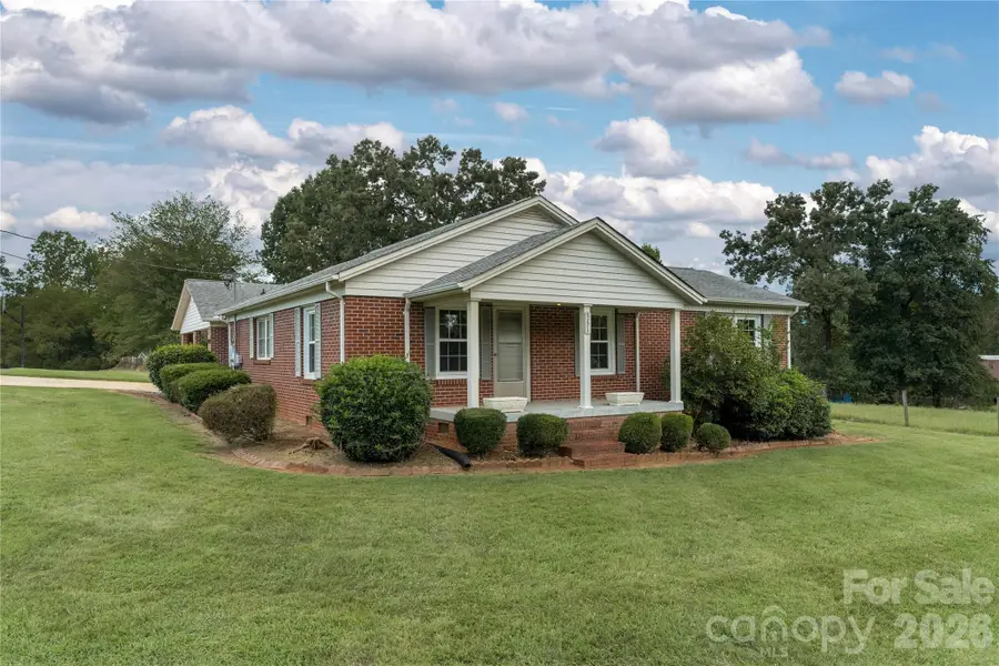 5271 Harris Farm Road, Hickory, NC 28602 - #2