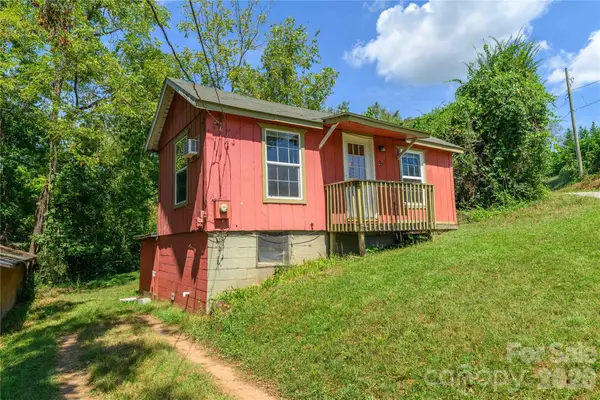 20 View Street, Woodfin, NC 28804