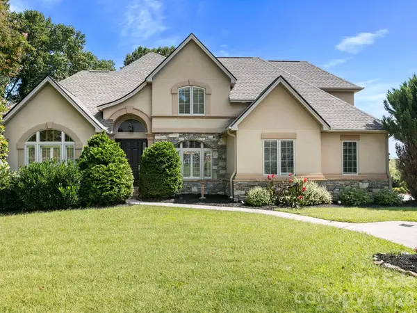 7 Round Robin Lane, Mills River, NC 28759