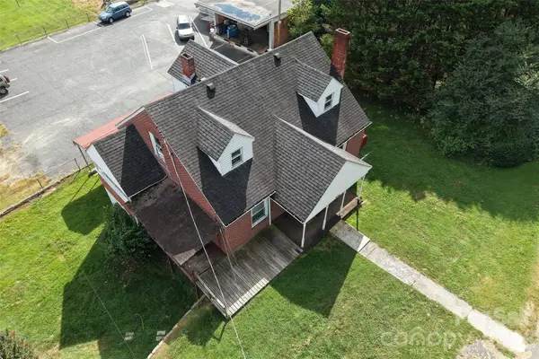 164 N Mitchell Avenue, Bakersville, NC 28705