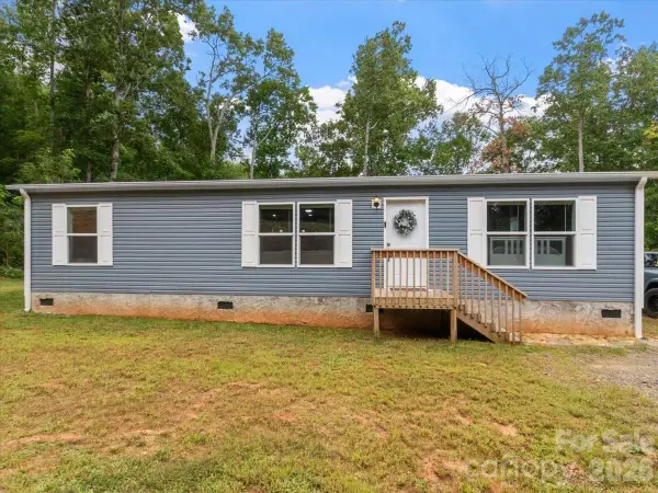 472 Laurel Heights Drive, Burnsville, NC 28714