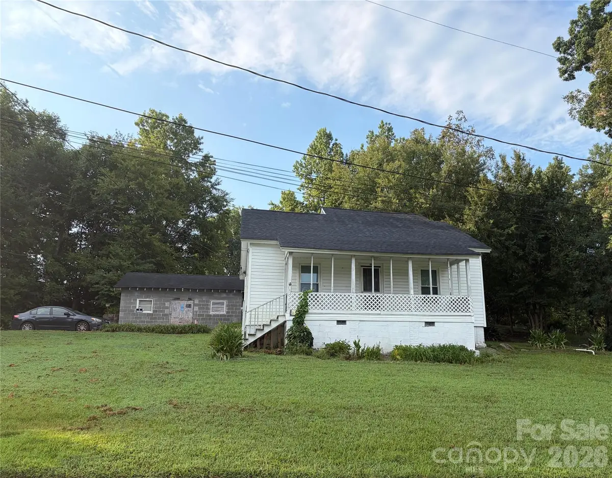 11 Republic Street, Great Falls, SC 29055 - #1