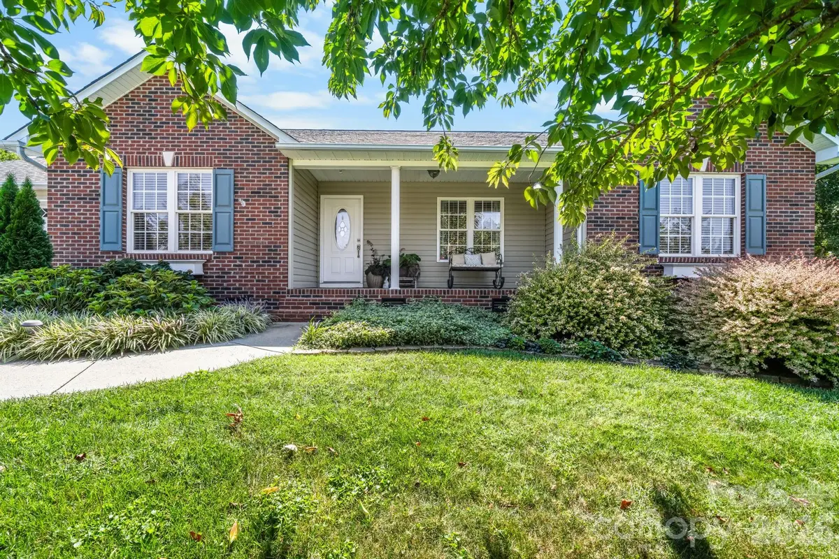 4391 33rd Street Lane Ne, Hickory, NC 28601 - #1