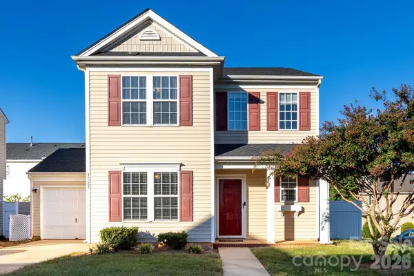 1521 Hyacinth Court, Charlotte, NC 28215