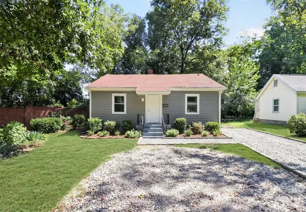 2304 Kennesaw Drive, Charlotte, NC 28216