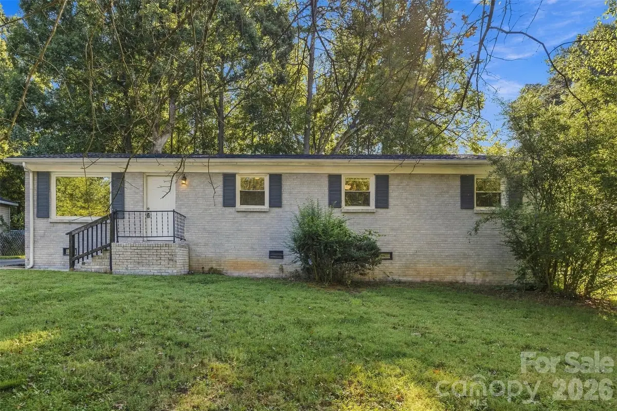 428 E Mclelland Avenue, Mooresville, NC 28115 - #1