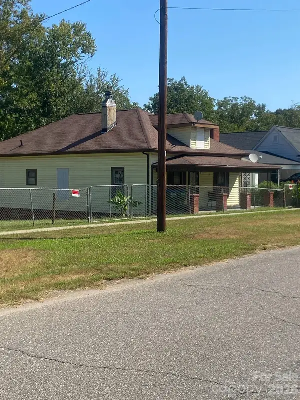 211 E Washington Avenue, Bessemer City, NC 28016