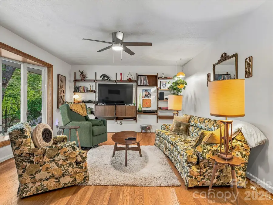 8 Hummingbird Lane, Asheville, NC 28806 - #2