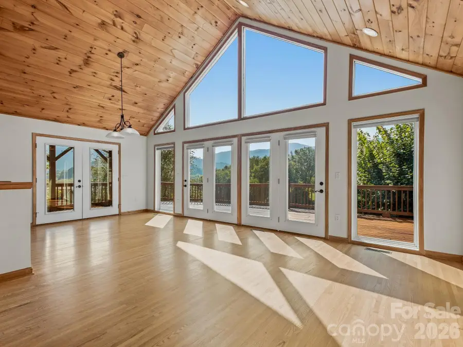 110 Medford Avenue, Waynesville, NC 28786 - #2