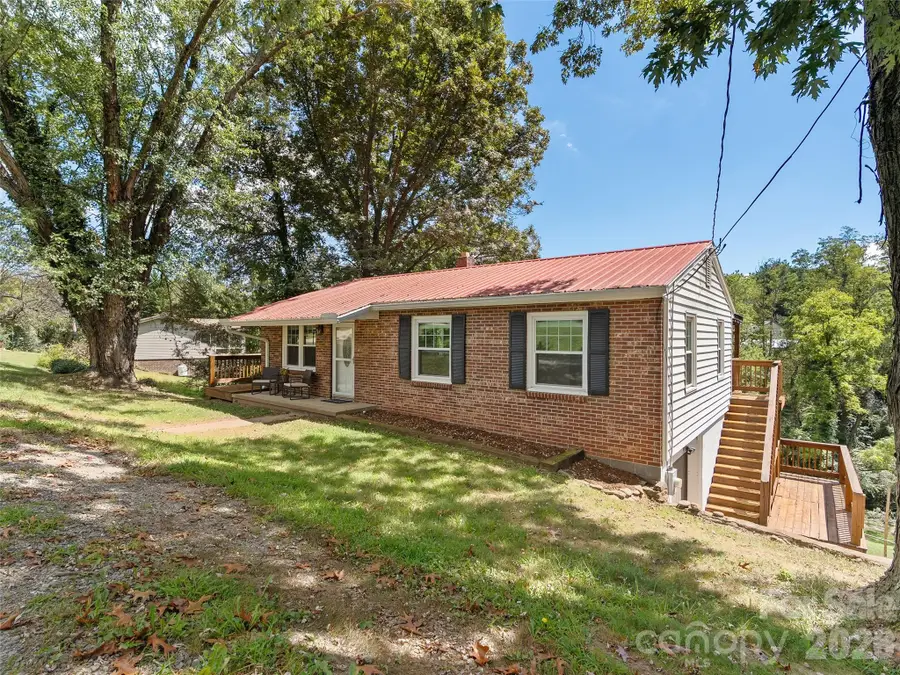 483 Thompson Street, Canton, NC 28716 - #2