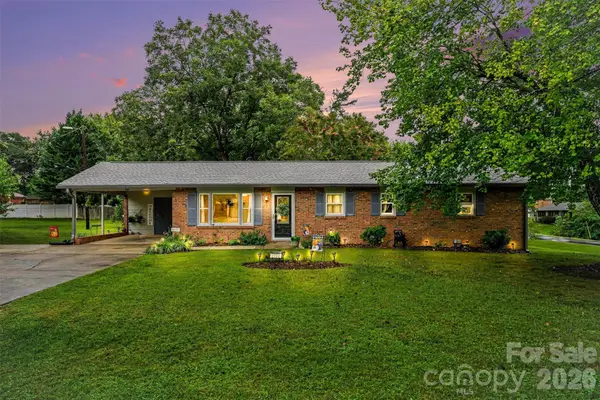 2712 33rd Avenue Ne, Hickory, NC 28601