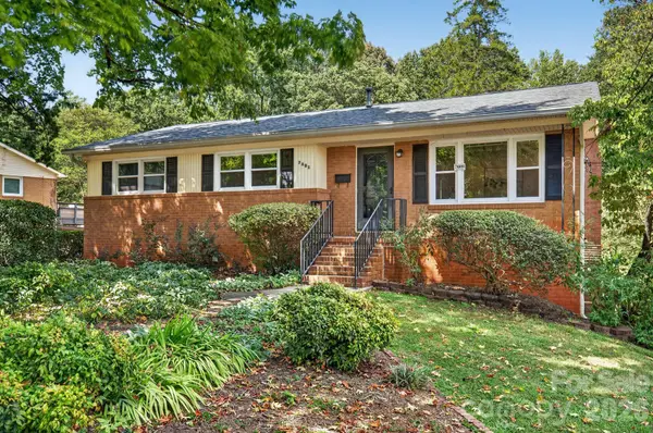 7601 Woodstream Drive, Charlotte, NC 28210
