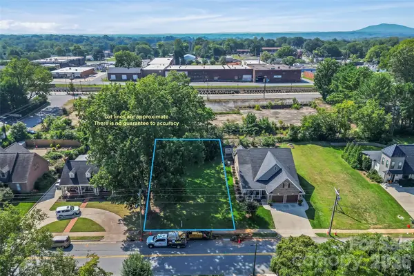 521 1st Avenue Nw, Hickory, NC 28601