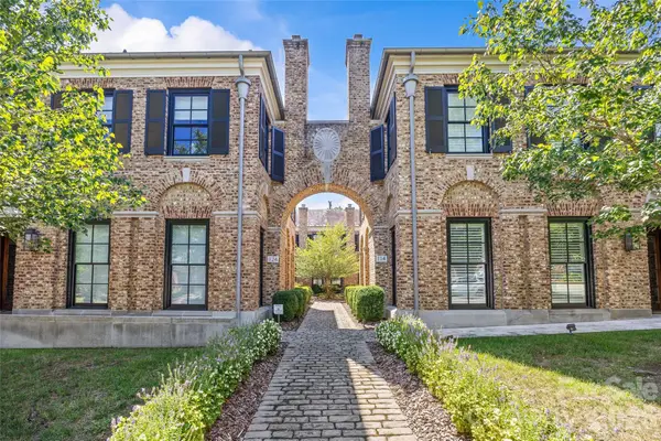 122 Cottage Place, Charlotte, NC 28207