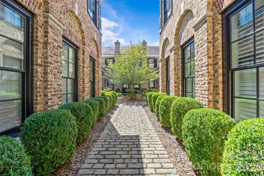 122 Cottage Place, Charlotte, NC 28207 - #2