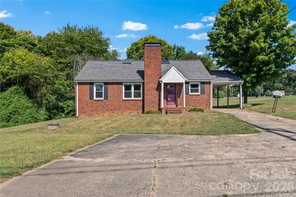 5035 Shattalon Drive, Winston Salem, NC 27106