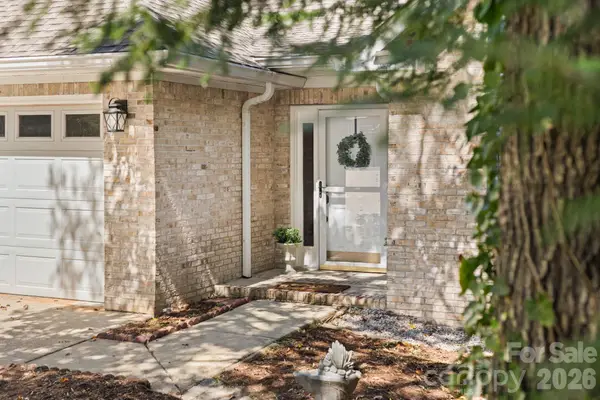 113 Laura Trace, Hendersonville, NC 28792