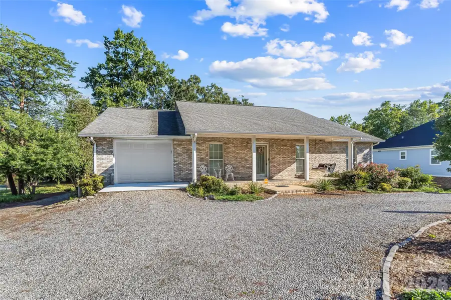477 14th Avenue Drive Ne, Hickory, NC 28601 - #3