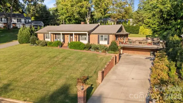 102 Hillside Lane, Morganton, NC 28655
