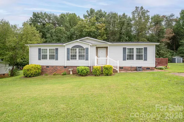 2224 Sterling Ridge Drive, Newton, NC 28658