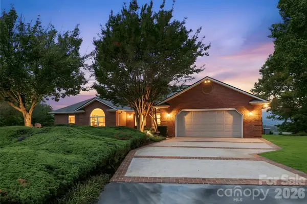 244 Mountain Valley Drive, Hendersonville, NC 28739